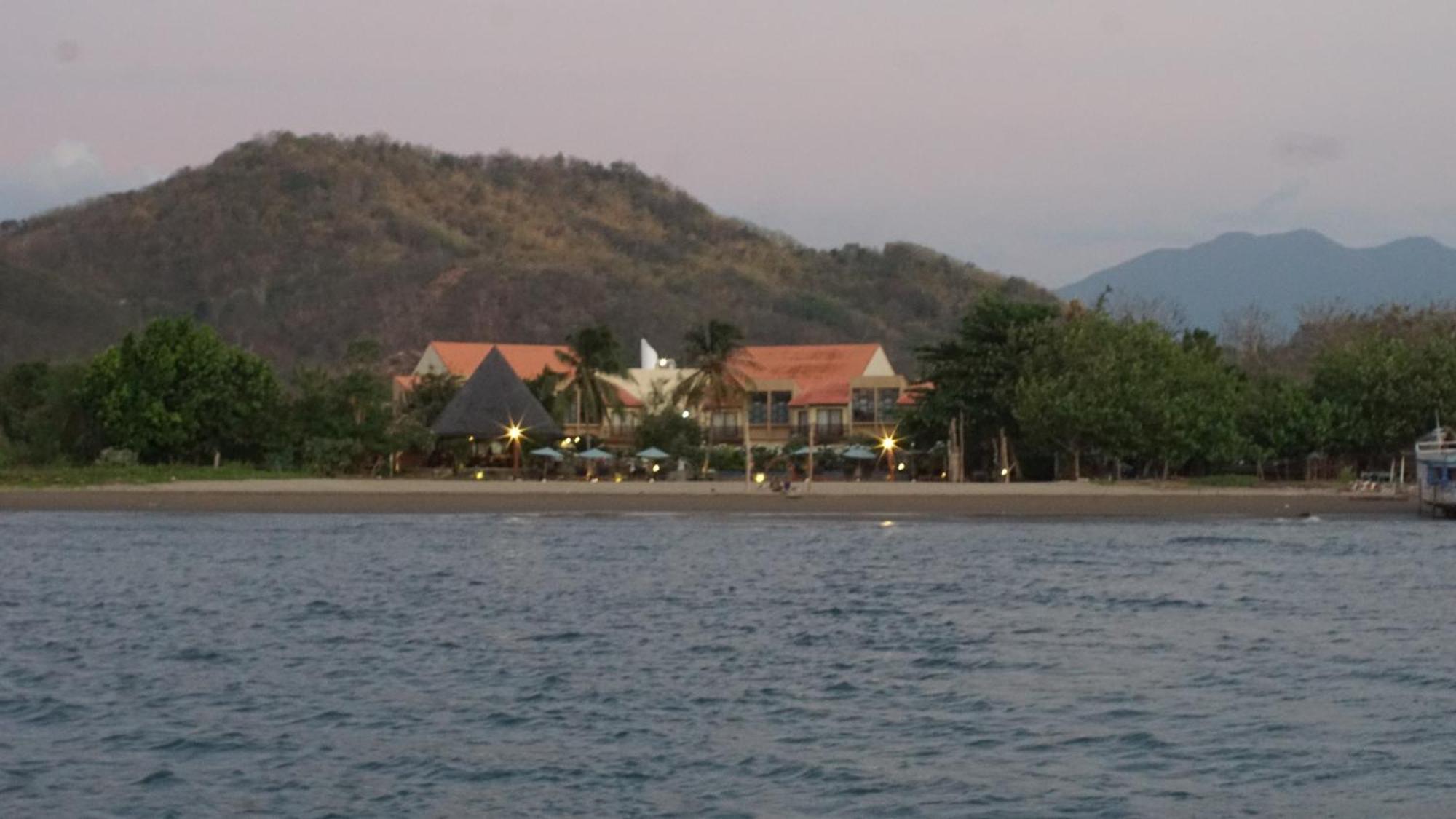 Luwansa Beach Hotel Labuan Bajo Exterior foto