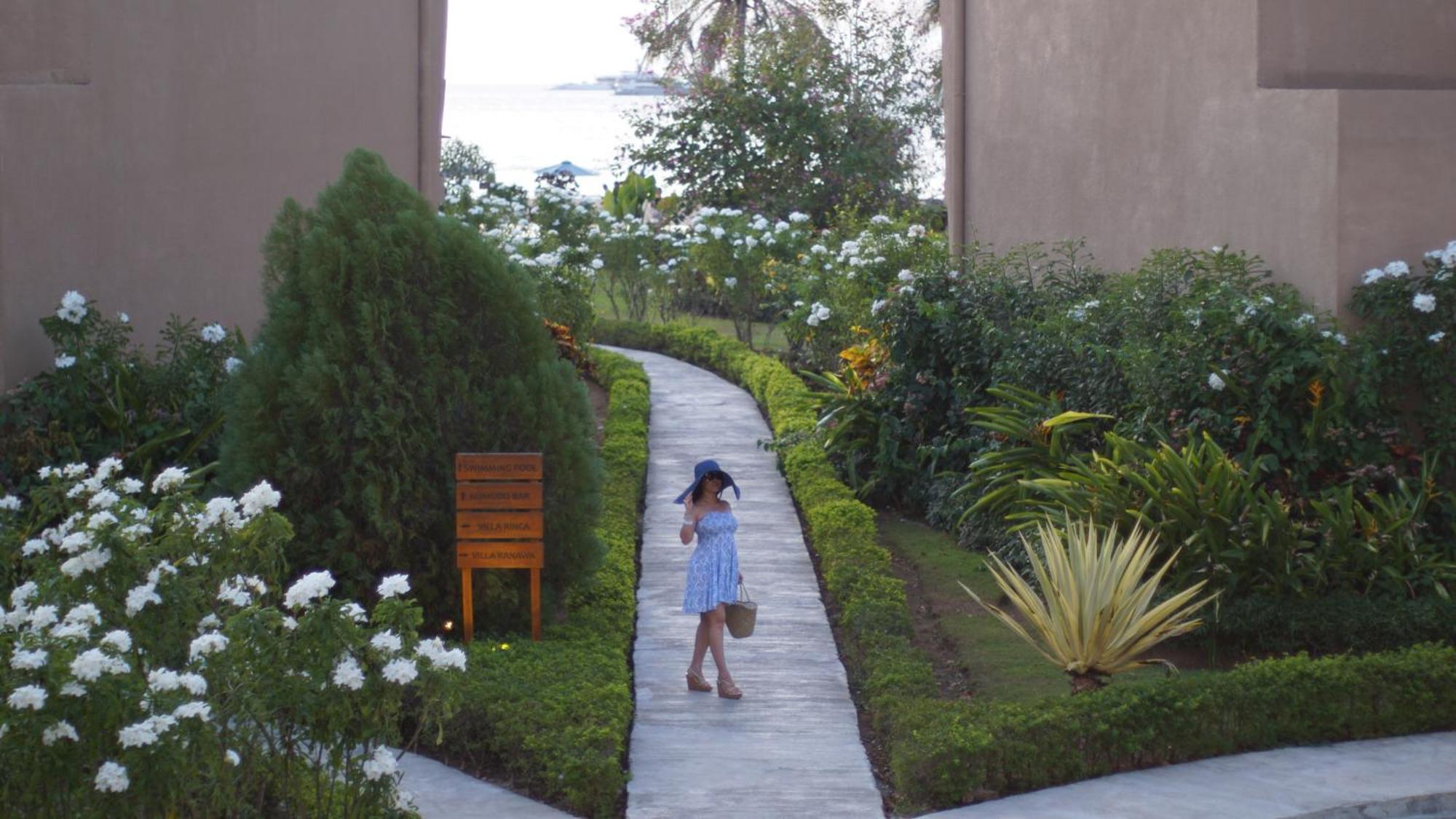 Luwansa Beach Hotel Labuan Bajo Exterior foto